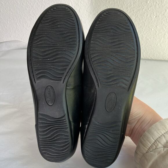 New SoftWalk Women's Sonoma Black Leather‎ Slip On Ballet Flats Shoes Size 5 - Picture 5 of 6